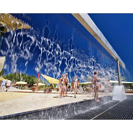 Nyaraló In With Swimming Pool Umag